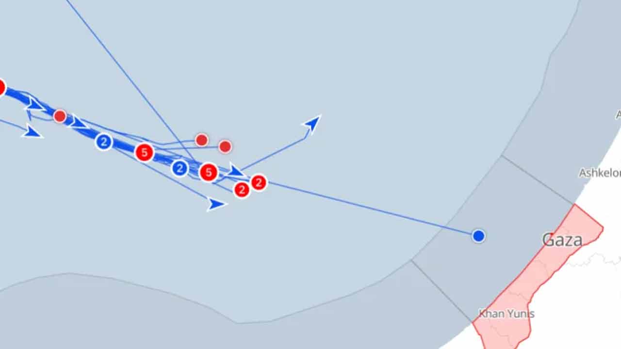 গাজার জলসীমায় ঢুকে পড়ল গ্লোবাল সুমুদ'র একটি নৌকা, পেছনে আরও ২৩টি